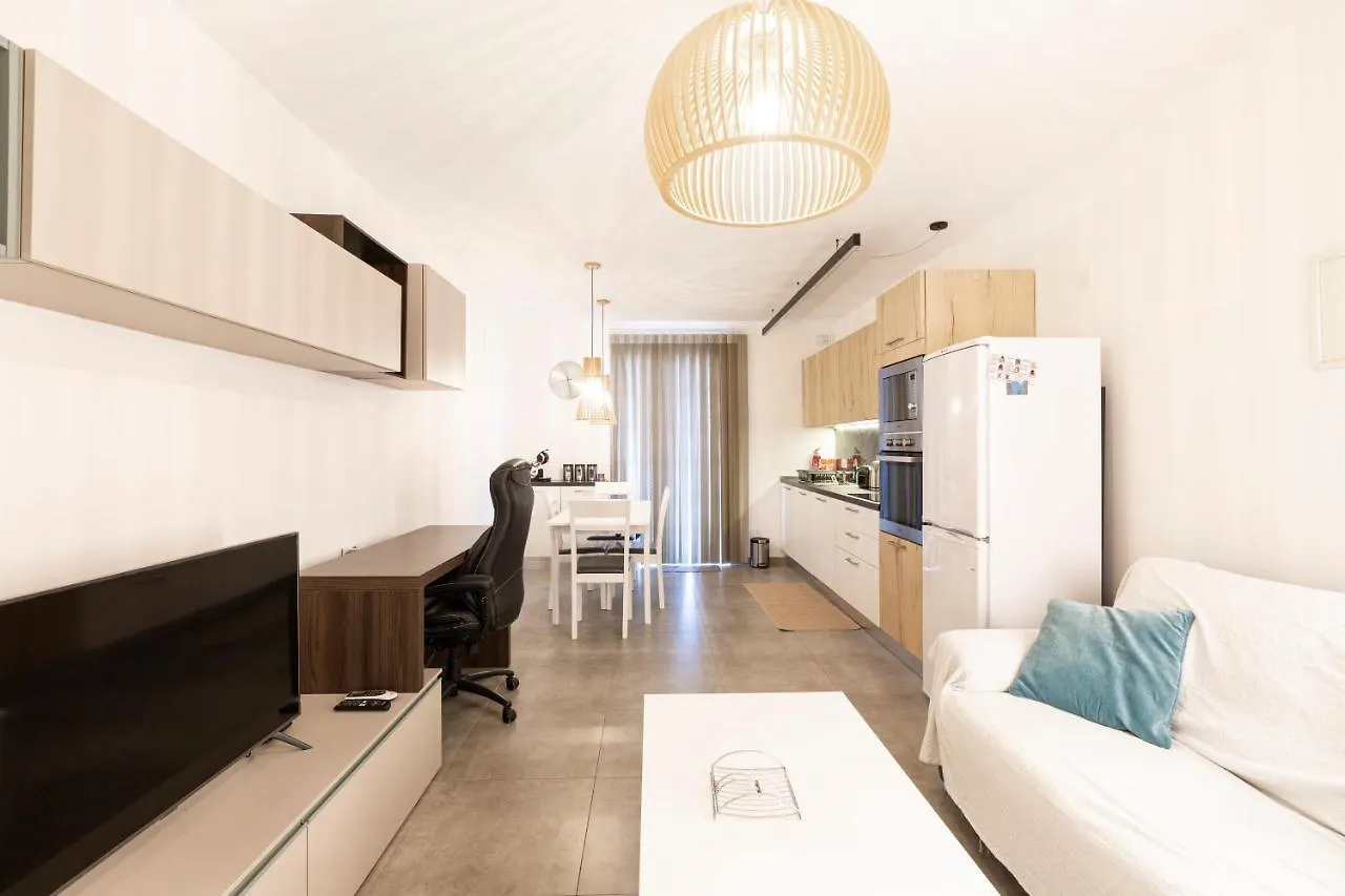 Top Location! Cozy 1-Br Flat Gzira