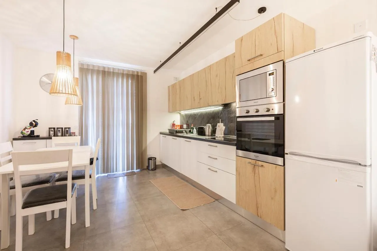 Top Location! Cozy 1-Br Flat Gzira