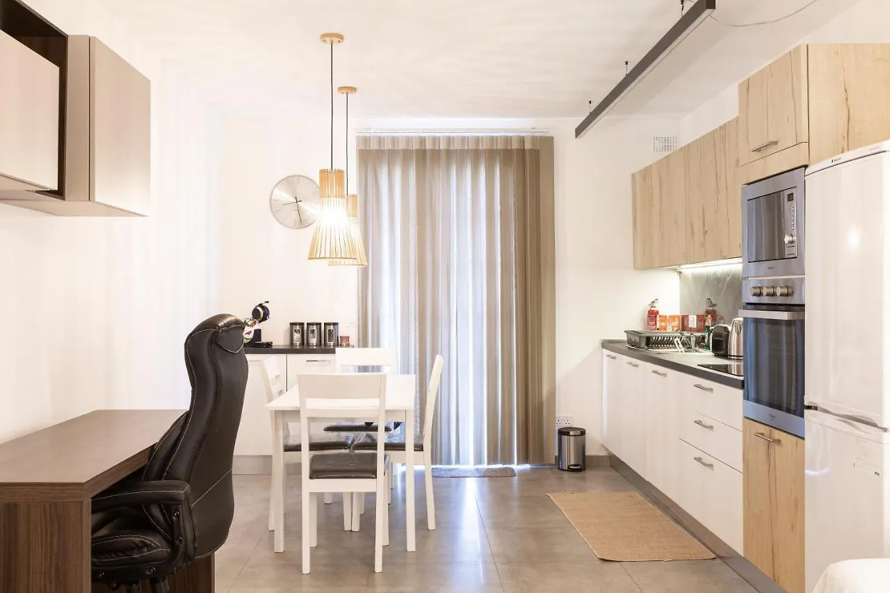 Top Location! Cozy 1-Br Flat Gzira